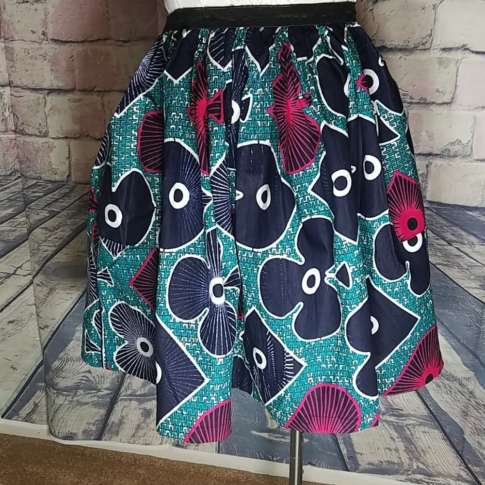 African Skirt With Head Tie - Picture 2 of 7